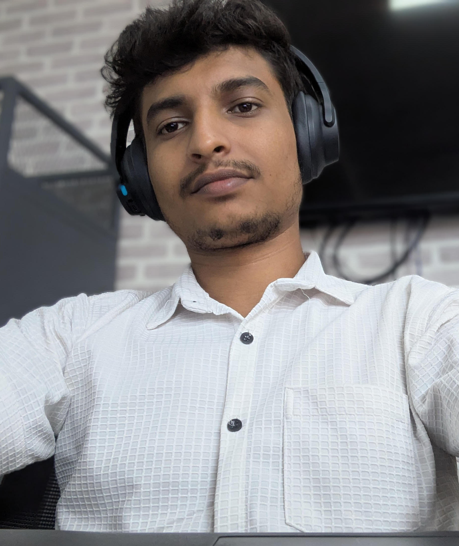 Milan Madusanka - Full-Stack Developer & System Engineer